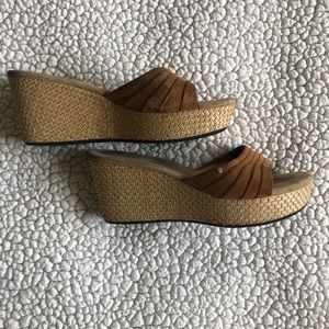 Ugg - slip on wedges